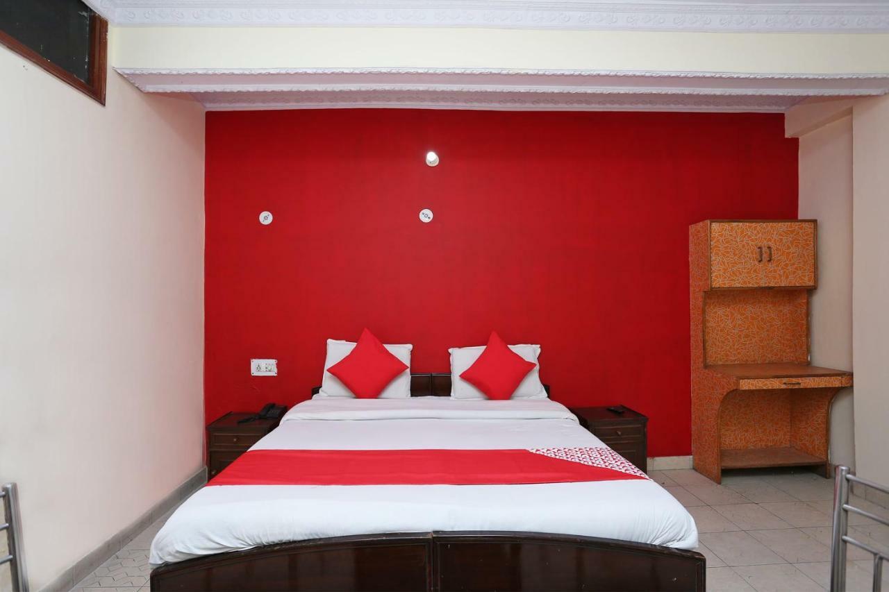 Oyo 39830 Hotel Esquire Meerut Dış mekan fotoğraf