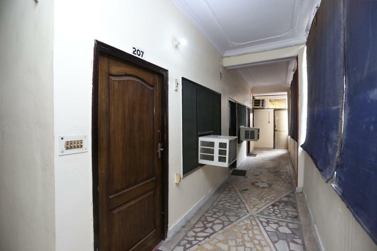 Oyo 39830 Hotel Esquire Meerut Dış mekan fotoğraf