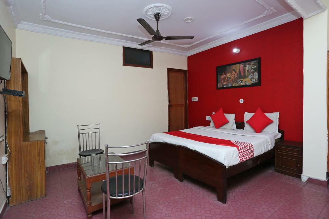 Oyo 39830 Hotel Esquire Meerut Dış mekan fotoğraf