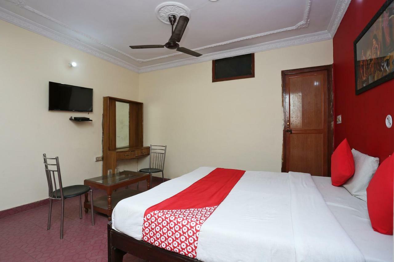 Oyo 39830 Hotel Esquire Meerut Dış mekan fotoğraf