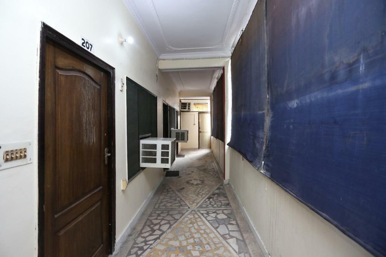 Oyo 39830 Hotel Esquire Meerut Dış mekan fotoğraf