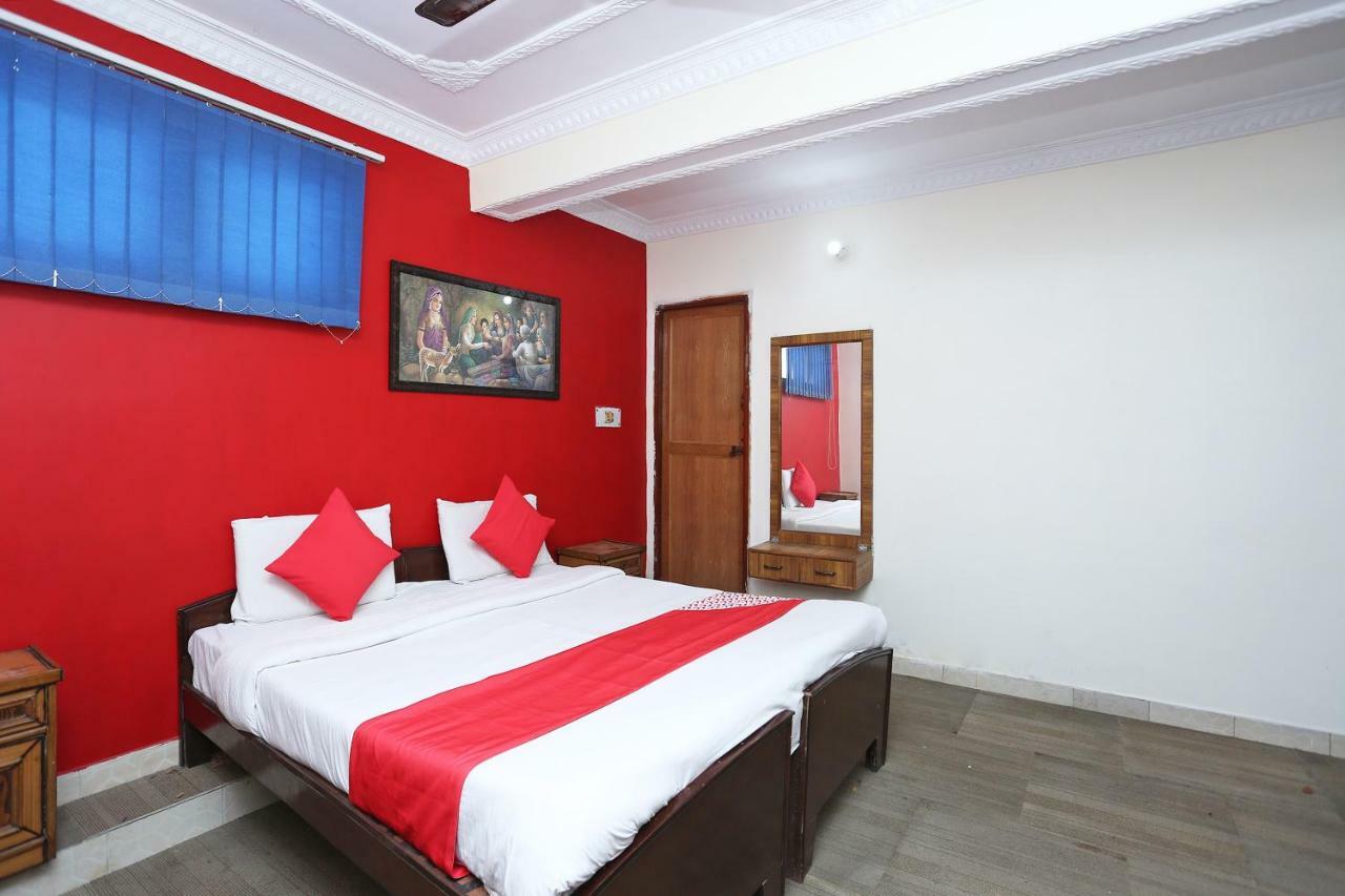Oyo 39830 Hotel Esquire Meerut Dış mekan fotoğraf
