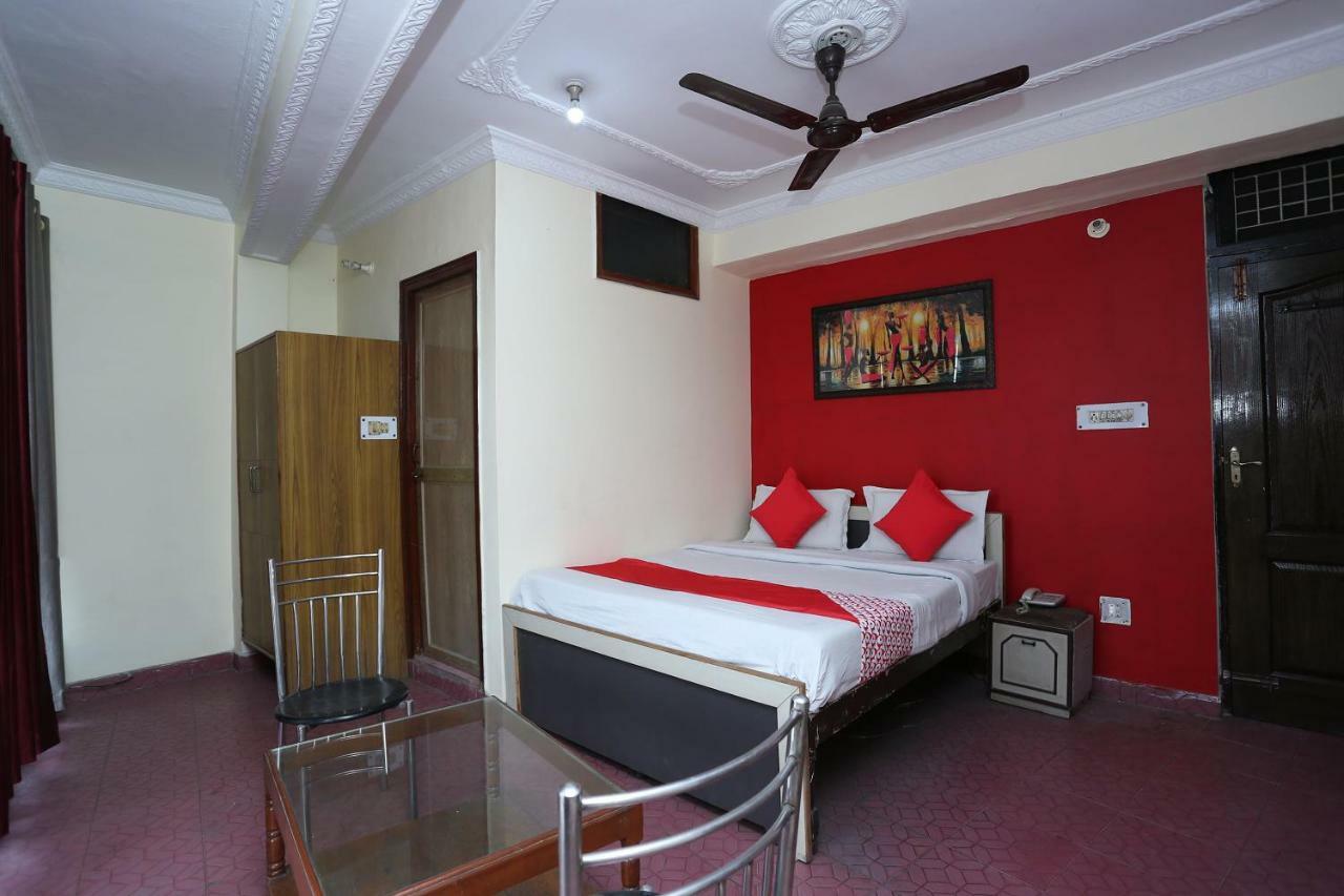 Oyo 39830 Hotel Esquire Meerut Dış mekan fotoğraf