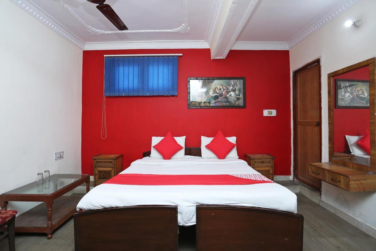 Oyo 39830 Hotel Esquire Meerut Dış mekan fotoğraf