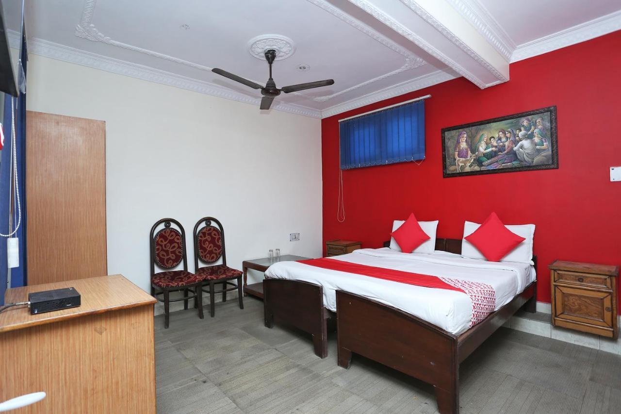 Oyo 39830 Hotel Esquire Meerut Dış mekan fotoğraf