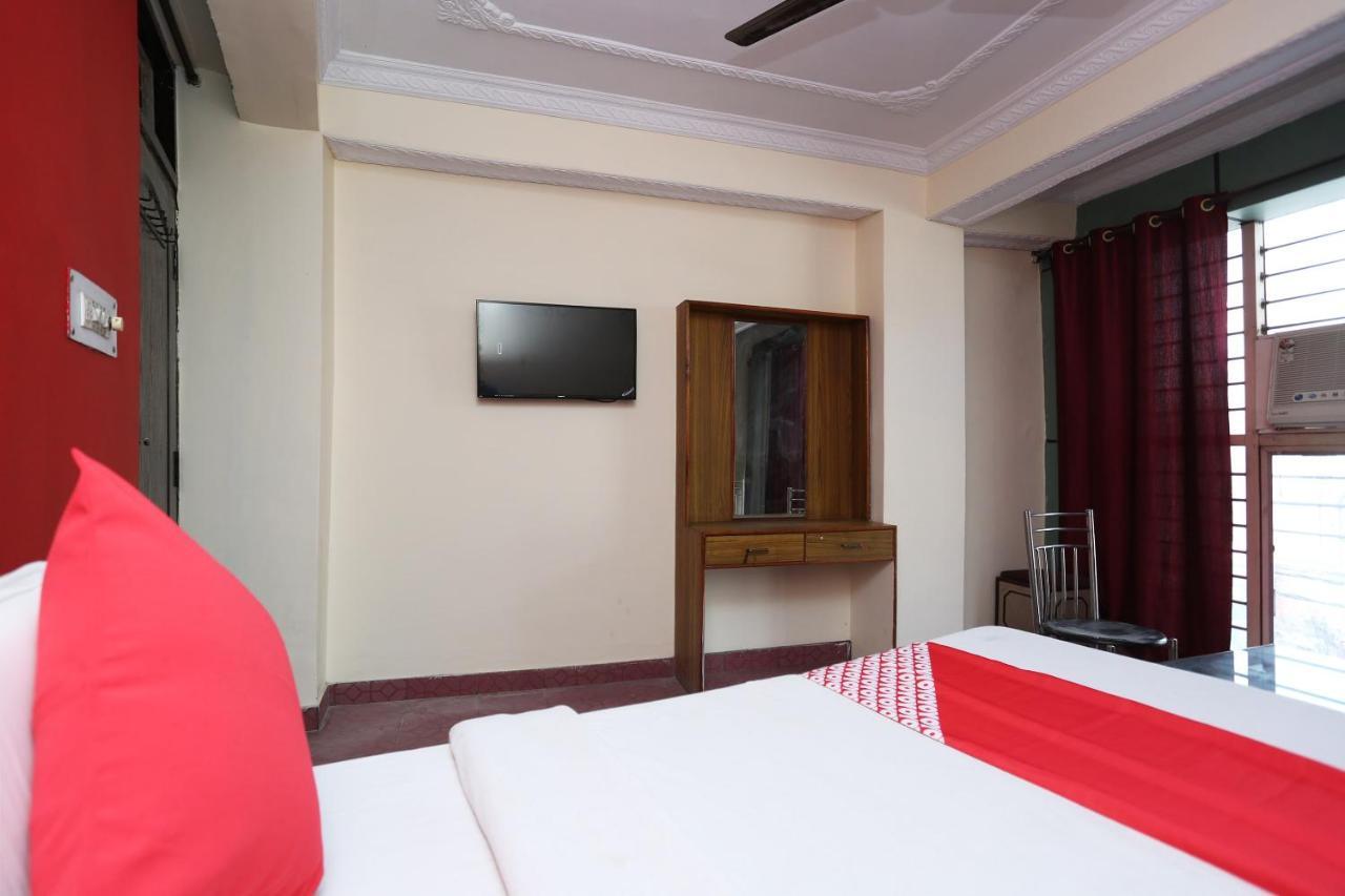Oyo 39830 Hotel Esquire Meerut Dış mekan fotoğraf