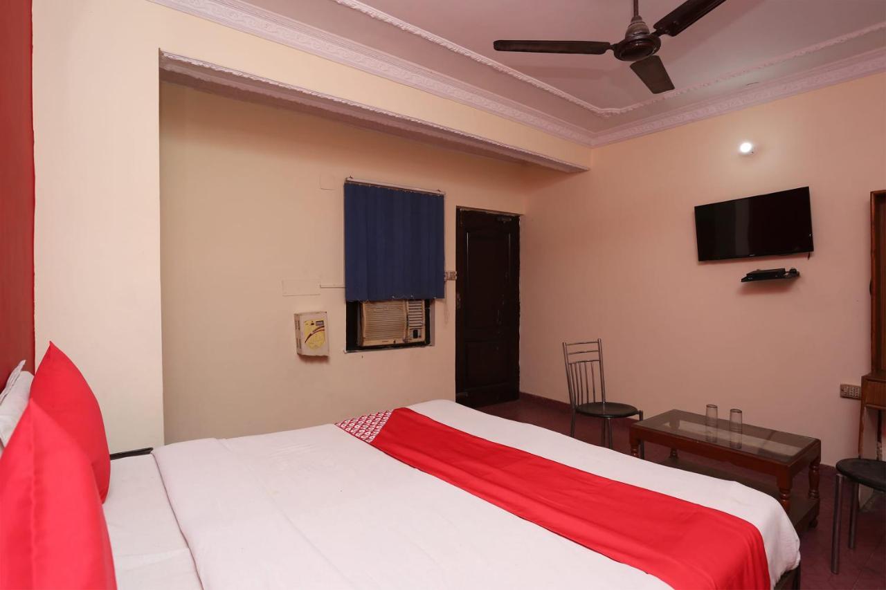 Oyo 39830 Hotel Esquire Meerut Dış mekan fotoğraf